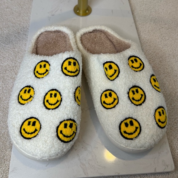 Shoes - Smiley Face Fuzzy Slippers Womens Size 8